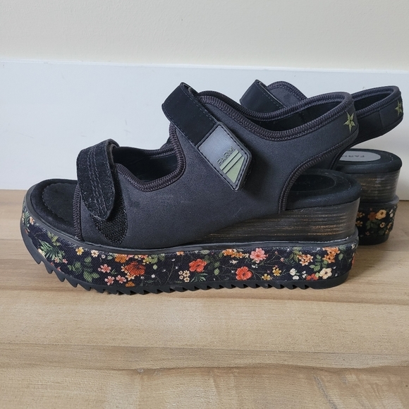FARM Rio Platform Floral Velcro Strap Sandals - Picture 2 of 9